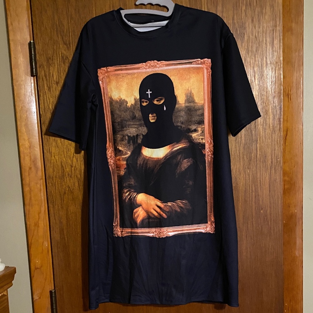 Mona Lisa With A Mask Long Women’s Tee. Cotton & Polyester.